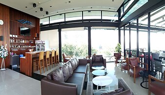 Serenotel Pattaya Beach Front