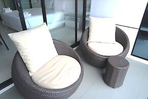 Serenotel Pattaya Beach Front