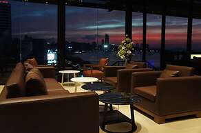 Serenotel Pattaya Beach Front