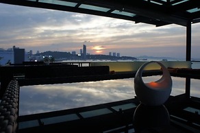 Serenotel Pattaya Beach Front