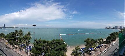 Serenotel Pattaya Beach Front