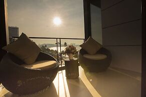 Serenotel Pattaya Beach Front