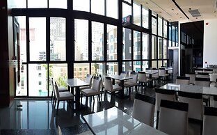 Serenotel Pattaya Beach Front