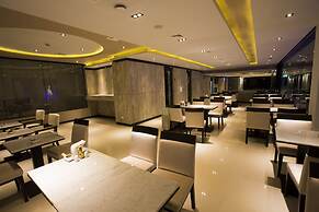 Serenotel Pattaya Beach Front