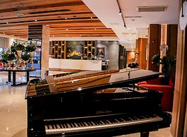Dosso Dossi Hotels & Spa Downtown