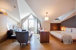 Dosso Dossi Hotels & Spa Downtown