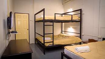 Gotum Hostel 2 at Thalang Road