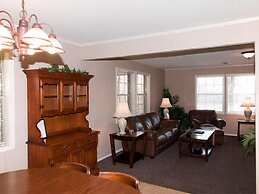 Lakeside Resort-Lakeside Cabins