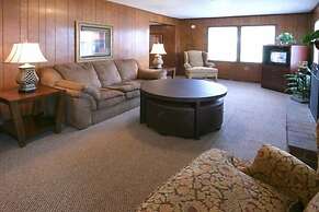 Lakeside Resort-Lakeside Cabins