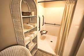 Lakeside Resort-Lakeside Cabins