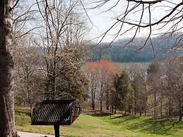 Lakeside Resort-Lakeside Cabins