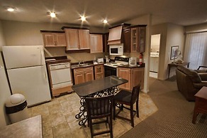 Lakeside Resort-Lakeside Cabins