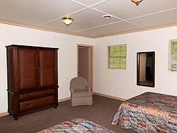 Lakeside Resort-Lakeside Cabins