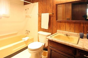 Lakeside Resort-Lakeside Cabins