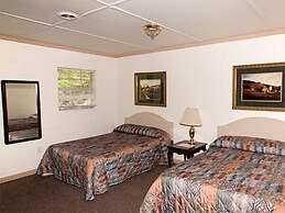 Lakeside Resort-Lakeside Cabins