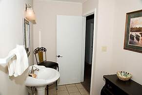 Lakeside Resort-Lakeside Cabins