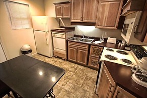 Lakeside Resort-Lakeside Cabins