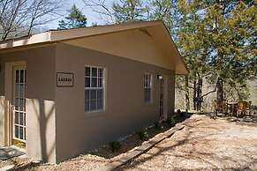 Lakeside Resort-Lakeside Cabins