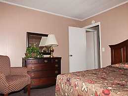 Lakeside Resort-Lakeside Cabins