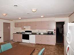 Lakeside Resort-Lakeside Cabins