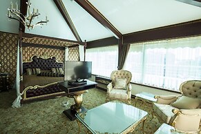 Vivaldi CE Gold Hotel