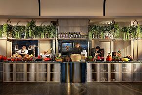 Momentus Hotel Alexandra