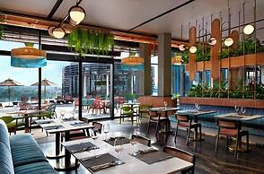 Momentus Hotel Alexandra