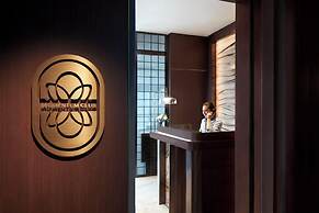 Momentus Hotel Alexandra