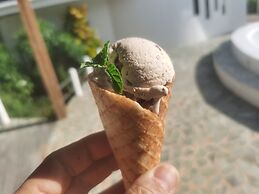 Kawayan Holiday Resort