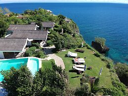 Kawayan Holiday Resort