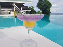 Kawayan Holiday Resort