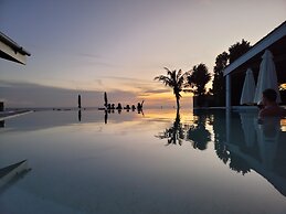 Kawayan Holiday Resort