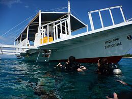 Kawayan Holiday Resort