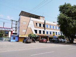 HOTEL OM
