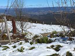 Tullys Hut - Walk to Hikes, Waterfalls, Views