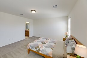 Manor Vacation Rental w/ Yard: 17 Mi to Austin!