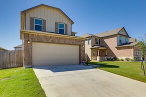 Manor Vacation Rental w/ Yard: 17 Mi to Austin!