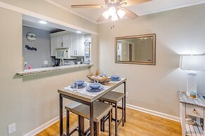 Walk to Beach & Barefoot Landing: Resort Condo!