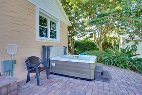 Lakefront Winter Haven Retreat: Hot Tub & Patio!