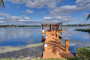 Lakefront Winter Haven Retreat: Hot Tub & Patio!