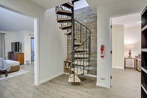 Modern Vernon Township Condo Near Ski & Water Park