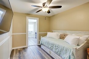 Riverfront Arkansas Abode - Furnished Deck & Grill
