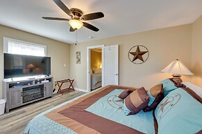 Riverfront Arkansas Abode - Furnished Deck & Grill