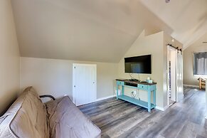 Riverfront Arkansas Abode - Furnished Deck & Grill