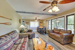 Riverfront Arkansas Abode - Furnished Deck & Grill