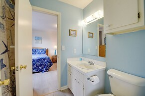 Ocean-view Condo: Walk to Windy Hill Beach!