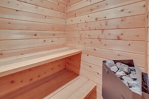 Ski-in/ski-out w/ Sauna in Jay Ski Peak Resort!