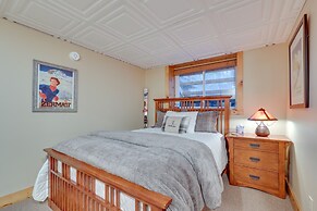 Ski-in/ski-out w/ Sauna in Jay Ski Peak Resort!