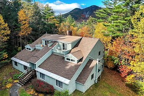 Inviting Bartlett Condo: 1 Mi to Attitash Mountain