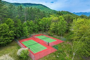 Inviting Bartlett Condo: 1 Mi to Attitash Mountain